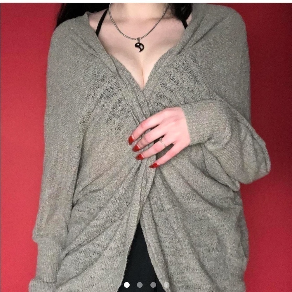 Adorable little grey beige cardigan 🤎🤍​​​​​​​​​​​​​​​​​​​​​​​​​